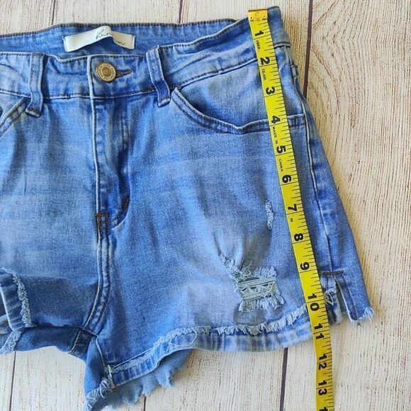 KanCan distressed fray hem denim shorts sz 27 - Picture 3 of 8